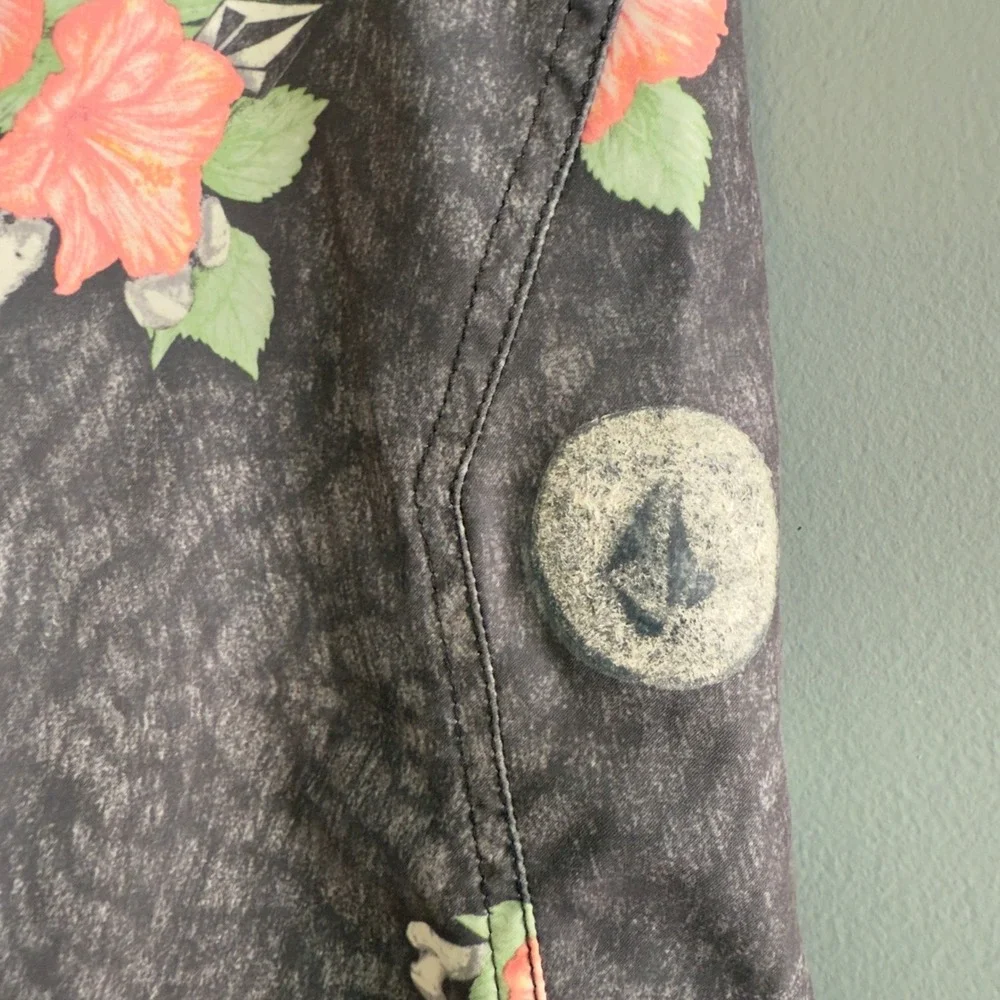 Volcom Maguro Boardshorts Skull Floral V2S Cinch‎ Fly Gray Size 33 Surf Swim